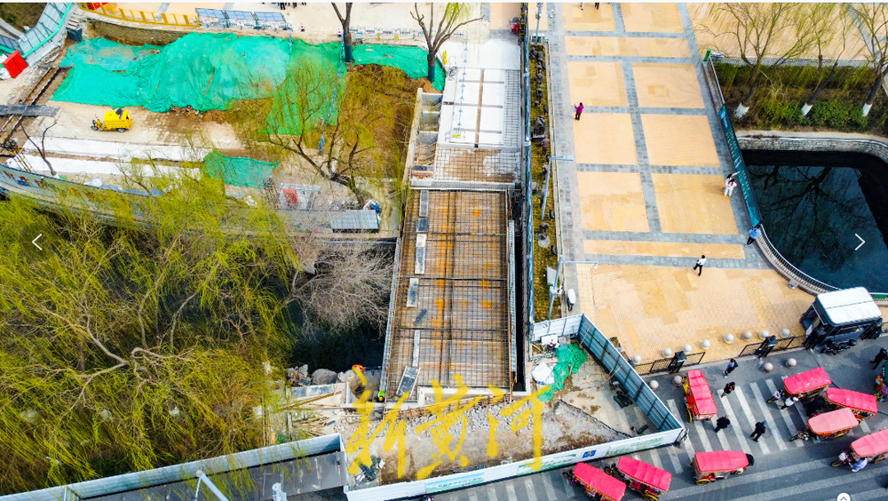 泉城广场西入口搭建临时便桥 将建地下通道连通两景点