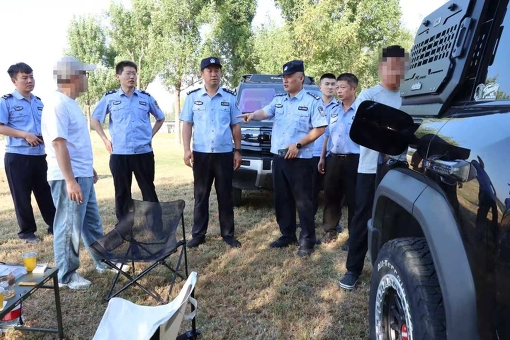 违规停车、跑马、烧烤、露营……济南多部门联动处置黄河堤防违规行为