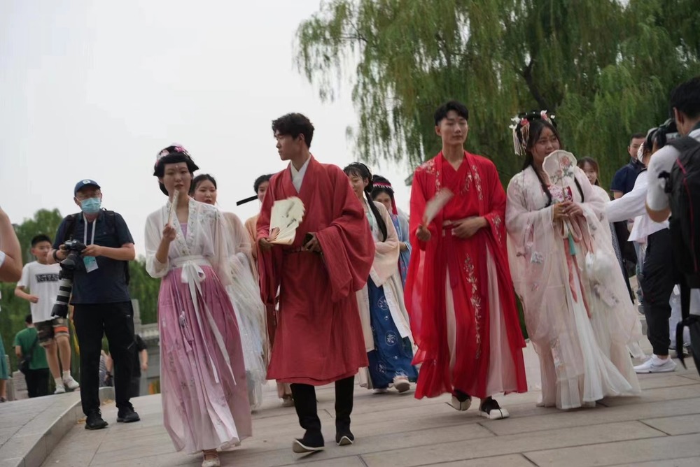宋风游园会又来啦!穿最美汉服,游最美秋日明湖