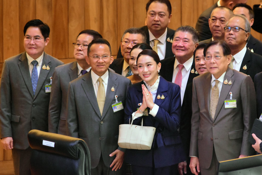 与洪森通话录音曝光，泰国总理佩通坦何去何从；伊以冲突第8天：伊朗警告第三方勿介入 | 新黄河·环球午报