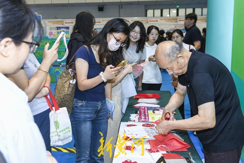 近百种非遗集中亮相中国·济南第六届高层次人才招引大会