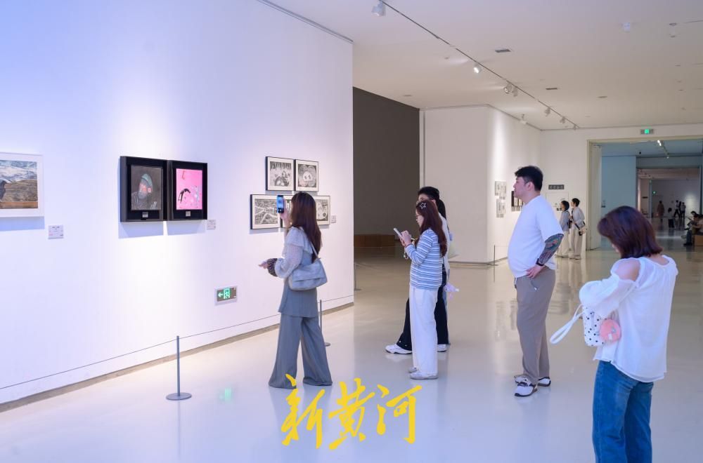 山东美术馆中秋多展齐开 市民在艺术中度过别样假期