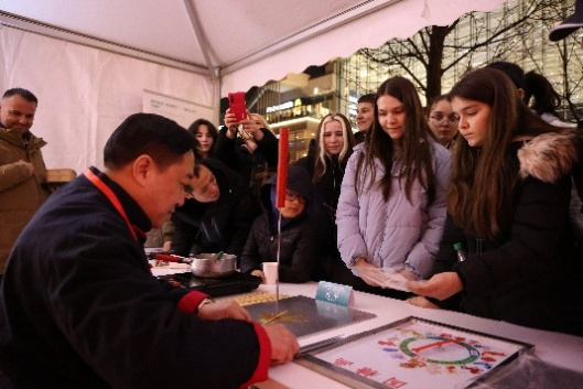 入境游迎来“开门红”！外国游客马不停蹄“来山东过大年”