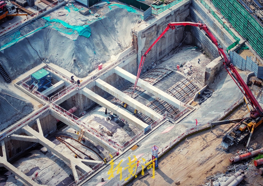 项目强省会｜济滨高铁机场隧道顺利贯通