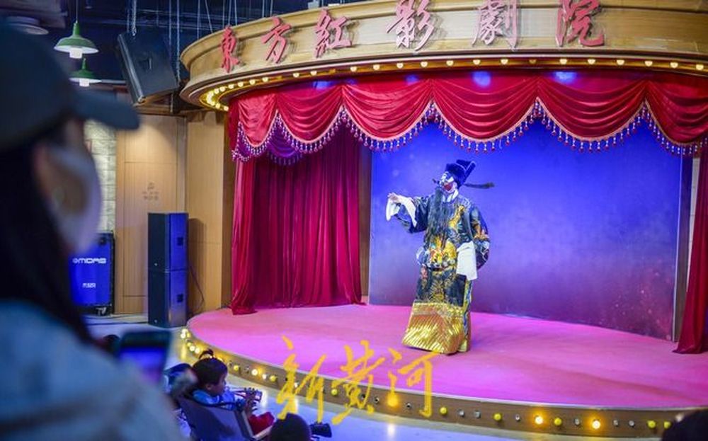 爆火的走路BGM“十保官” 经典原版原曲“现身”山东手造