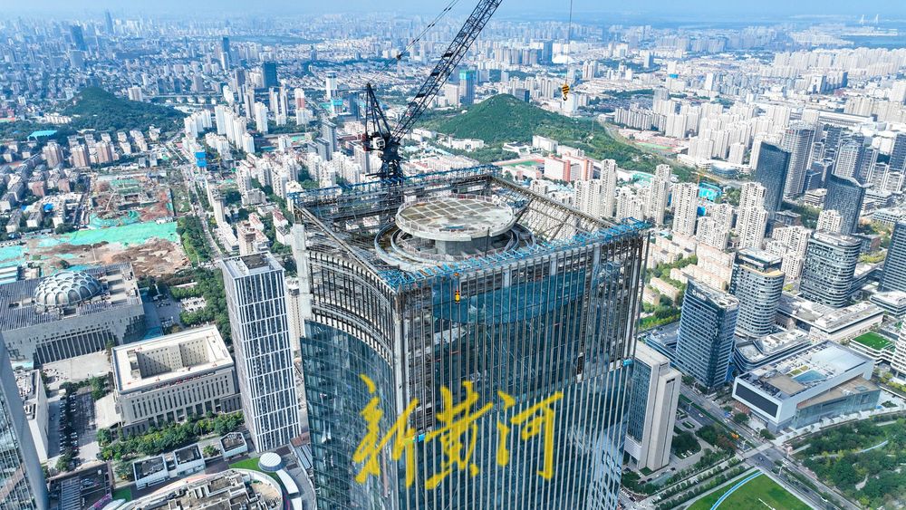 高318米、地上62层，济南CBD南大门新地标初具规模