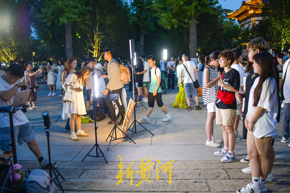 快门一响，留住超然楼下最美的你，“立等可取”重现大明湖  