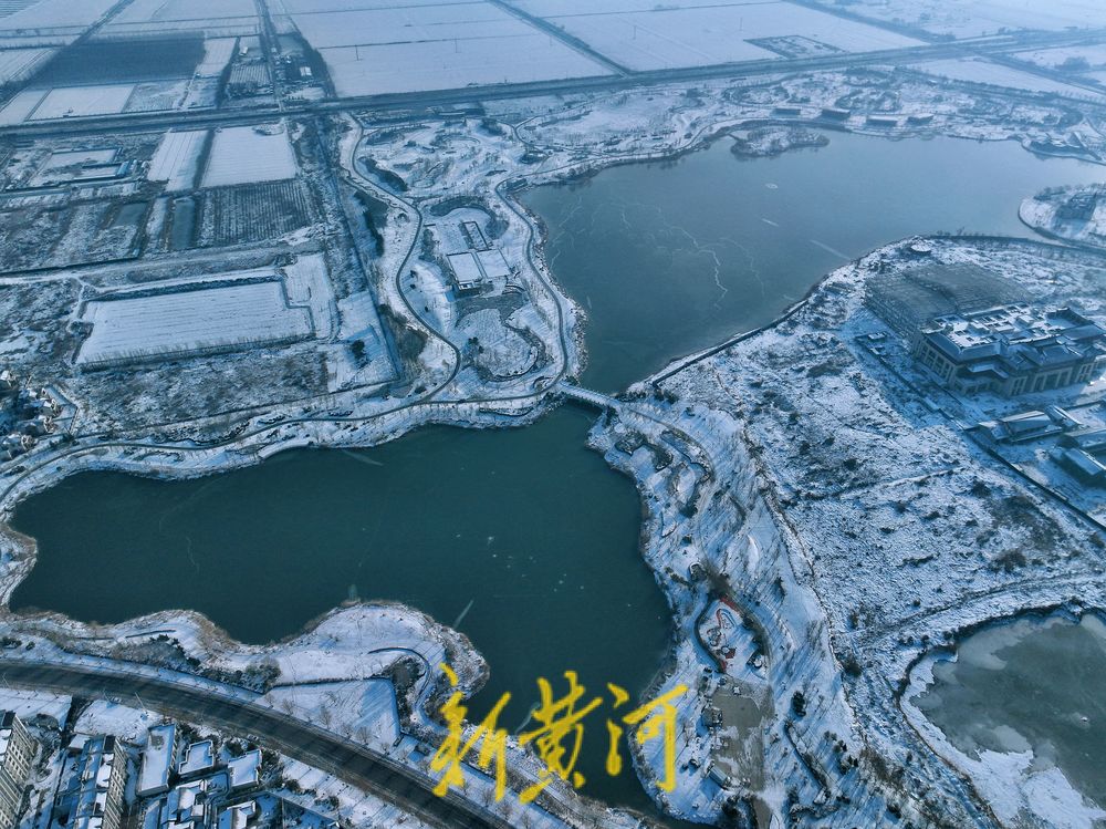 清水湖湖面全部冰封犹如冰川  