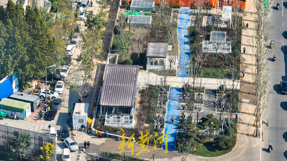 济南地铁4号线文博段地面焕新 出入口围挡拆除展新颜