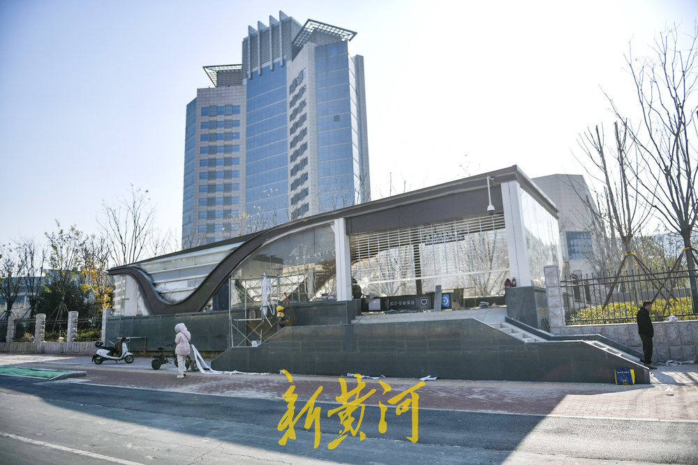 济南地铁4号线省体育中心站亮相 周边交通同步恢复