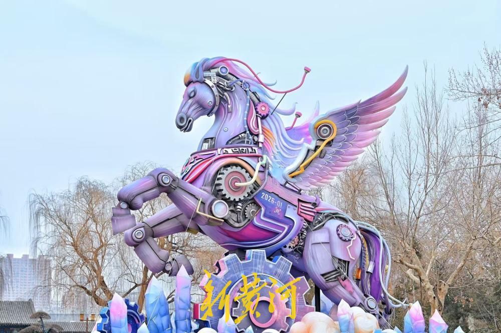 “马力全开”亮相大明湖南岸