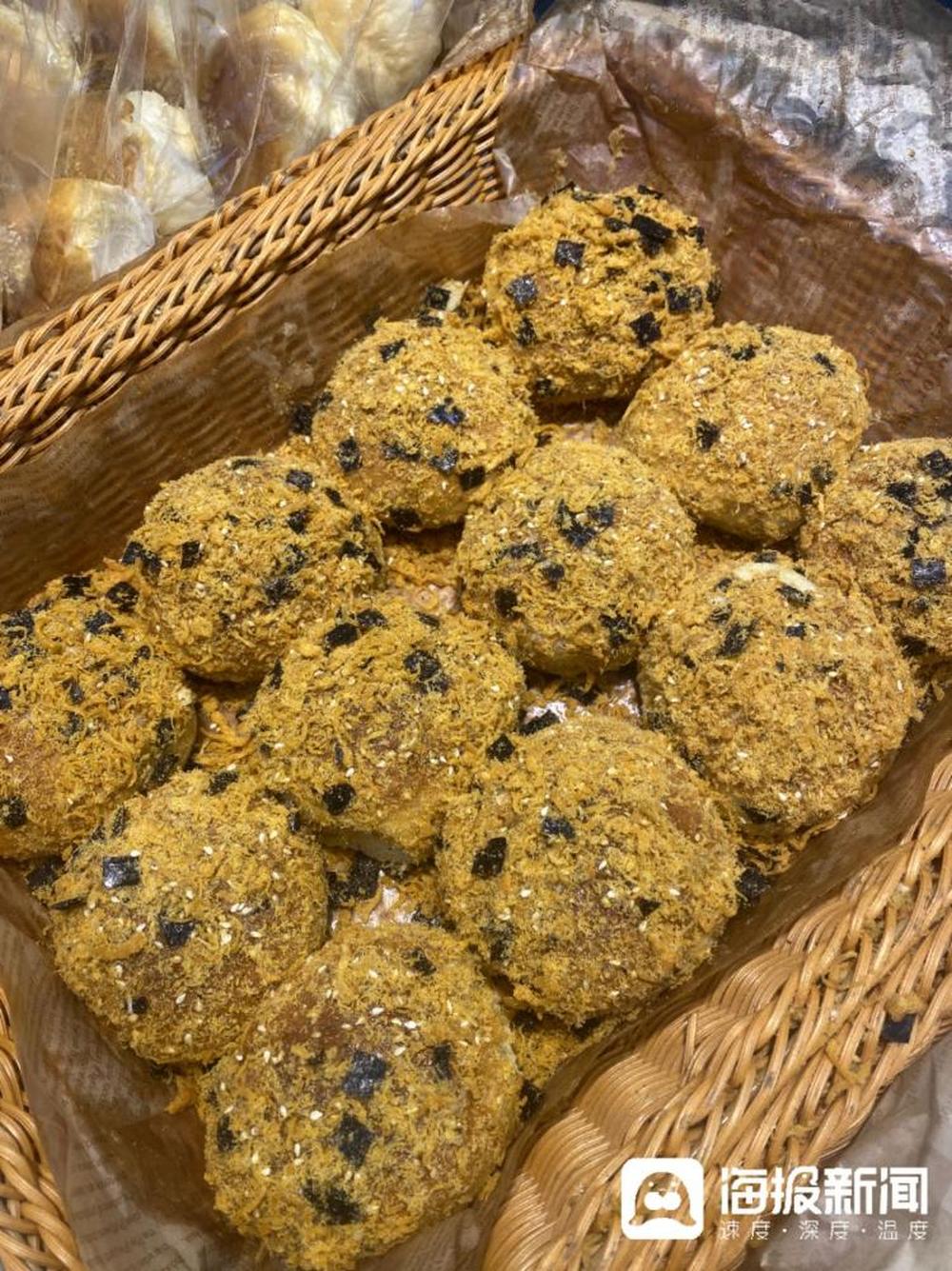 济南多家“2元面包”店走红，有的店一天能卖2000多个