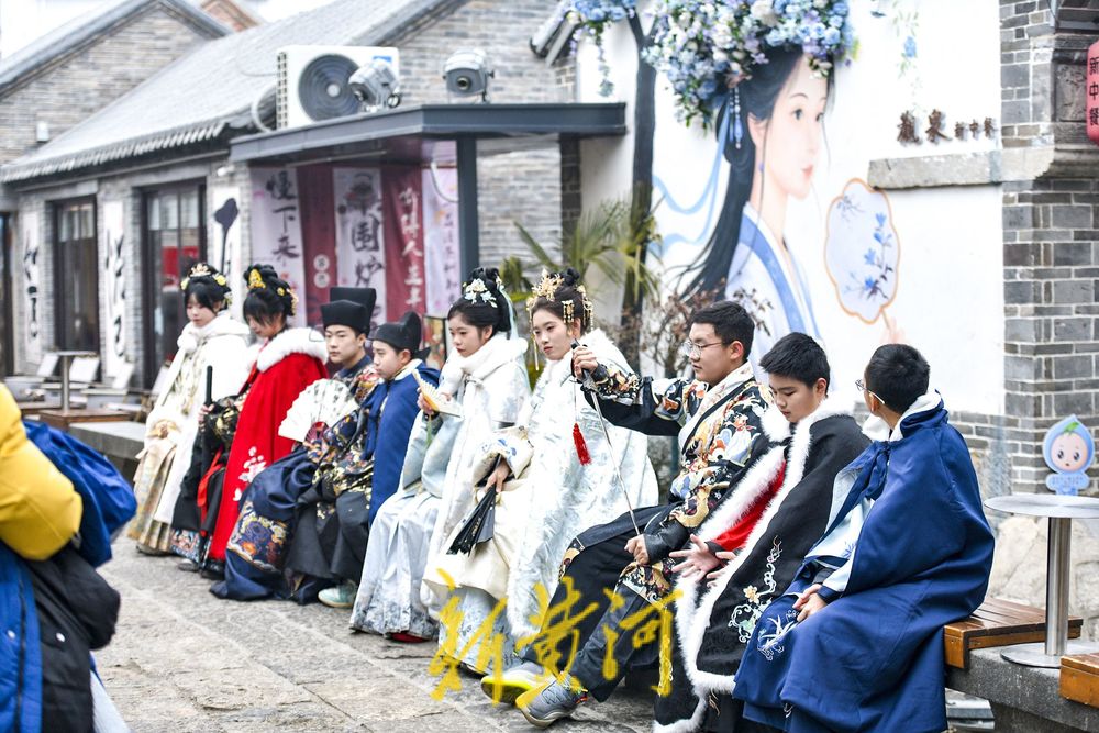 寒假出游大幕开启，泉城景区上演“汉服穿越热”