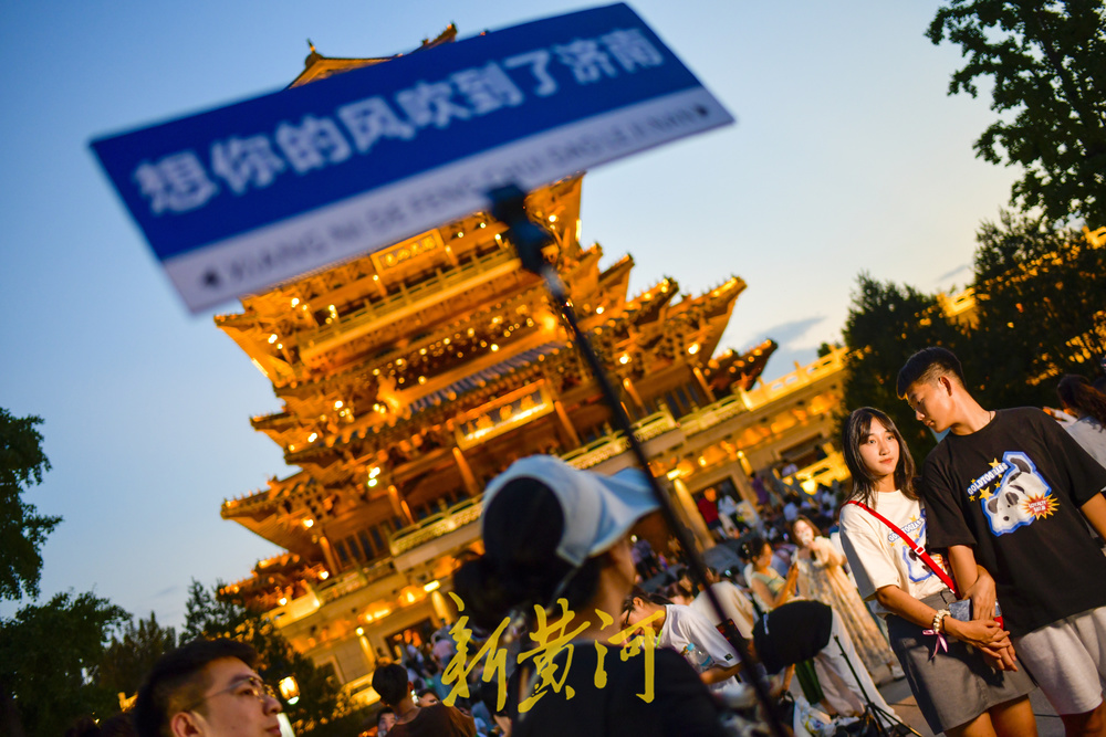 快门一响，留住超然楼下最美的你，“立等可取”重现大明湖  