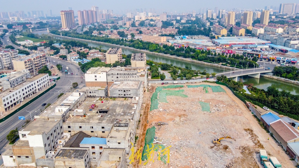 济南小清河畔城中村改造，原址建起高层安置房