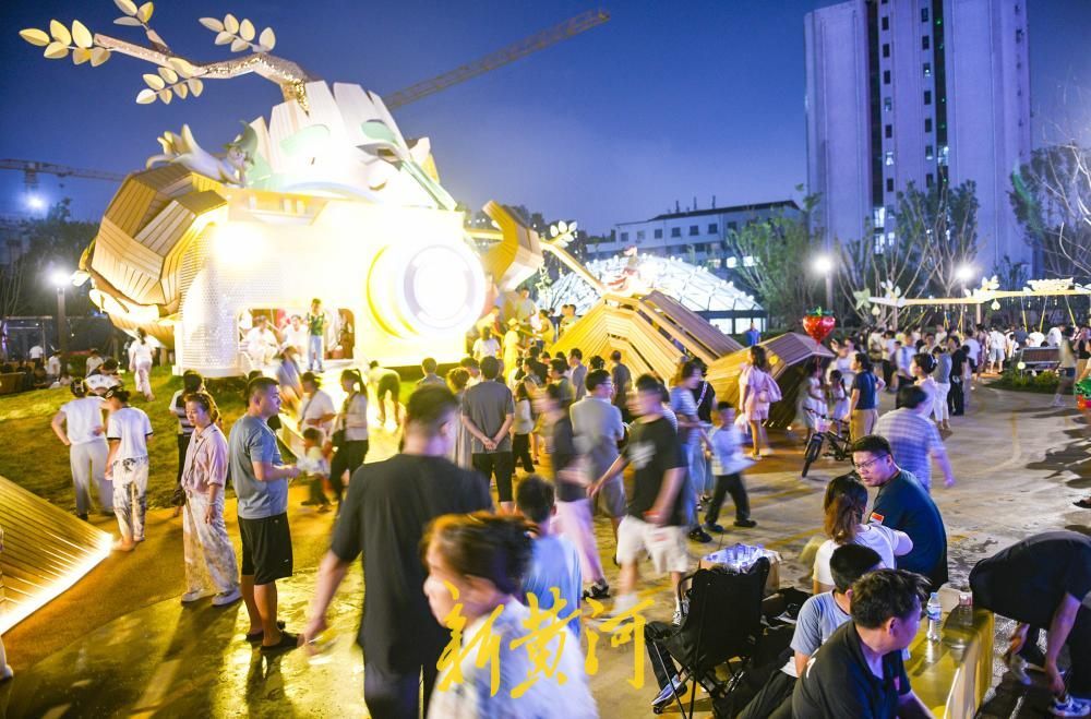 开放三天即成“顶流”，济南槐苑文化体育公园人潮涌动