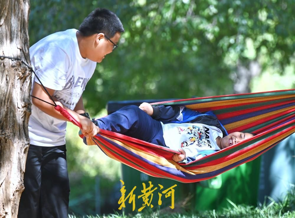 市民公园露营，乐享秋日暖阳