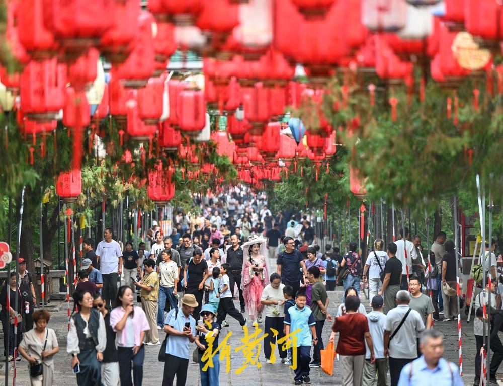 千佛山秋景上线，升级版游园会邀市民游客沉浸式赏景观演