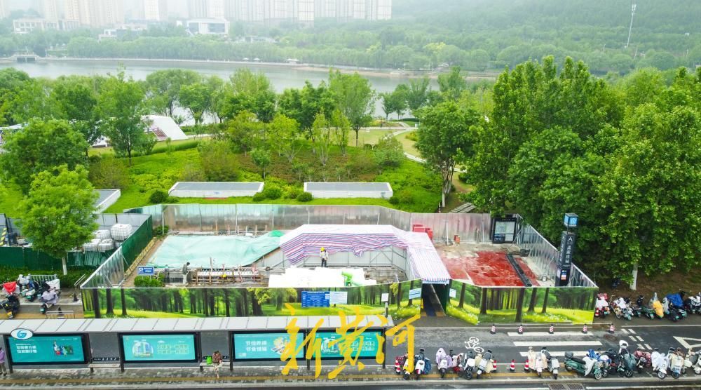 济南地铁3号线孟家庄站出入口改造 将加装遮雨棚解决露天出行难题