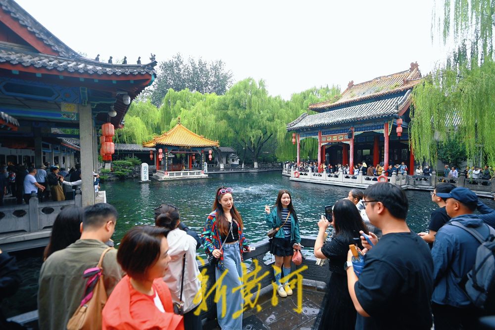 泉水撒欢 济南趵突泉水位连涨六天  