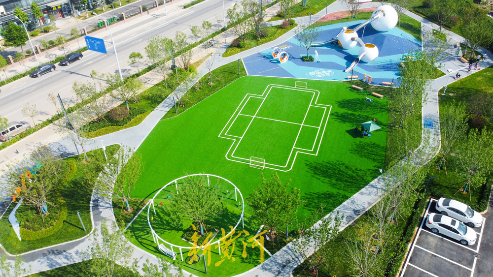 地铁王府庄站旁新增社区小公园