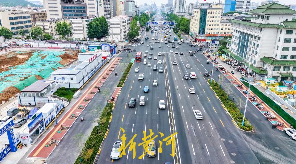 济南经十路山师东路段恢复双向十车道，地铁4号线沿线道路加速“复原”
