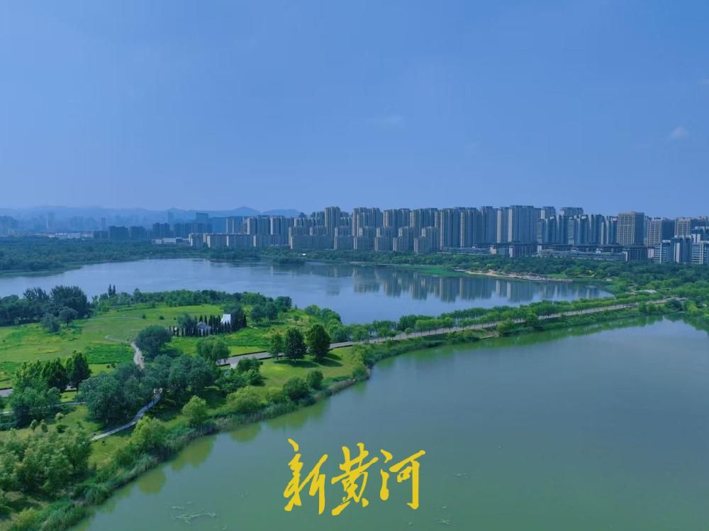 藏在济南的避暑圣地 华山湖畔绿意正盛遮酷暑
