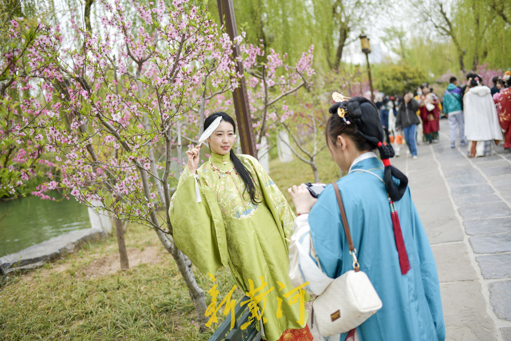 满屏“国潮”范儿！大明湖花朝节靓丽启幕