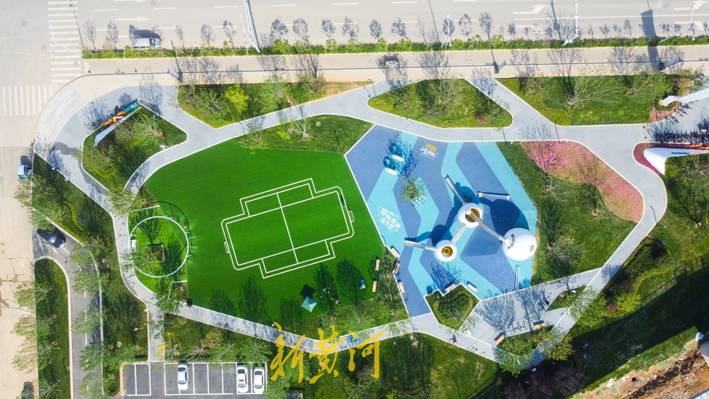 地铁王府庄站旁新增社区小公园