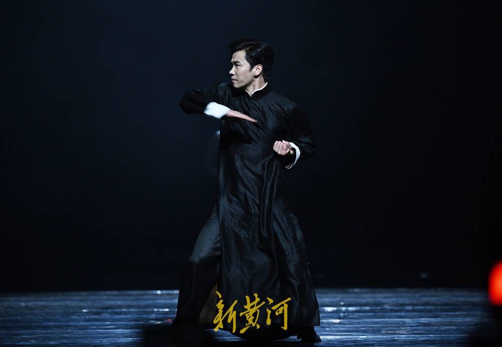 “泉”在济南冬游记｜舞蹈演绎传统武术，舞剧《咏春》走上泉城舞台