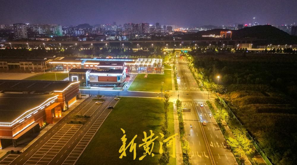 济钢老厂房焕新亮灯 1958乐动新天地夜间“重启”
