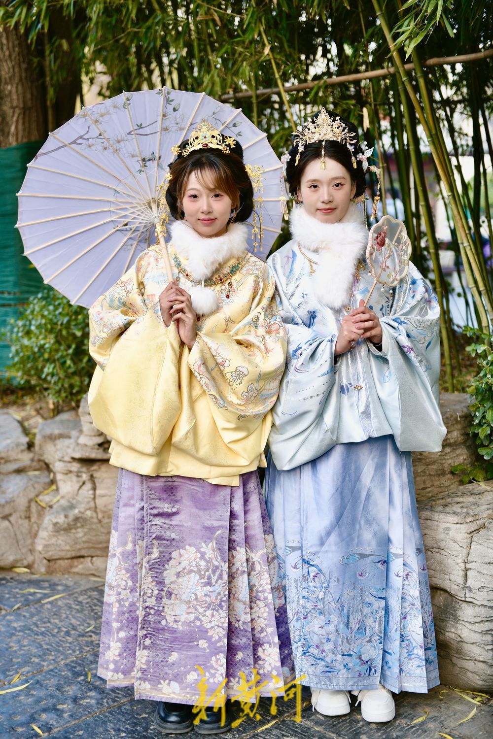 泉城冬韵邂逅华服之美 泉畔兴起明制古装打卡热