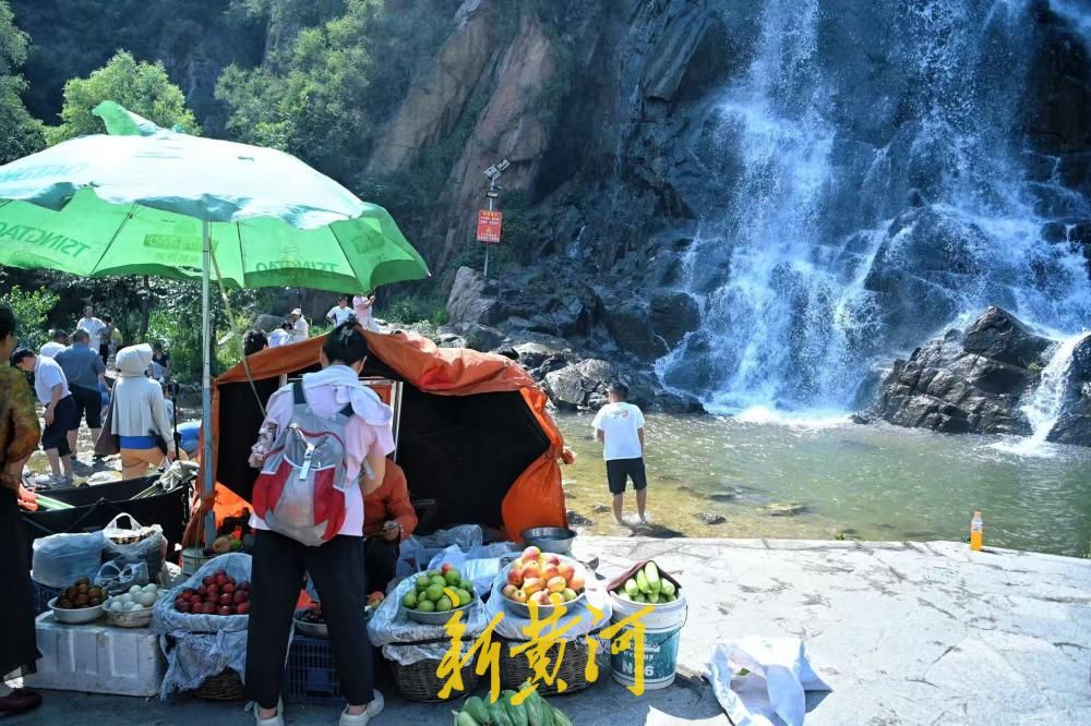 济南黄巢瀑布便民市集山货飘香