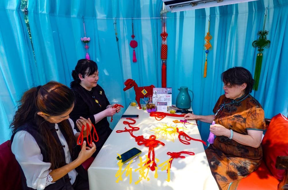济南：泉水涌动溪流门前，非遗展演聚人气