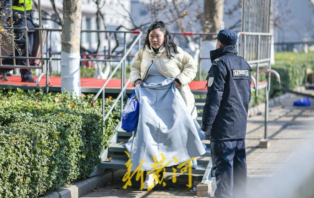 艺考音乐类专业考试开启，考生盛装素颜参加考试