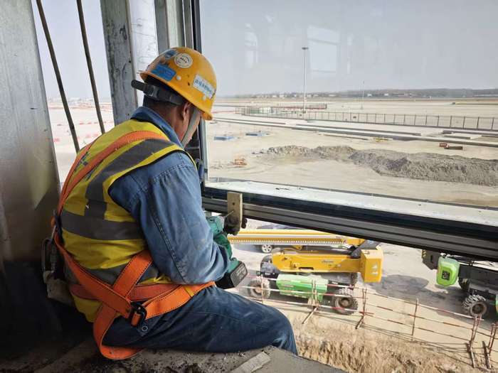 从“节日模式”切换至“奋战模式” 1000余人冲刺遥墙机场T2航站楼项目建设