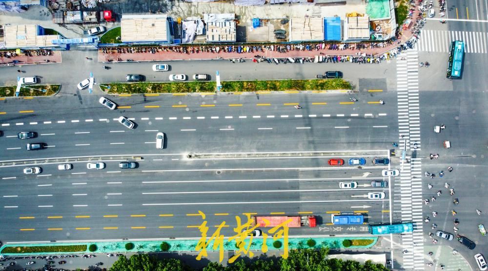 这段经十路实现双向12车道通行 恢复地铁建设前原貌