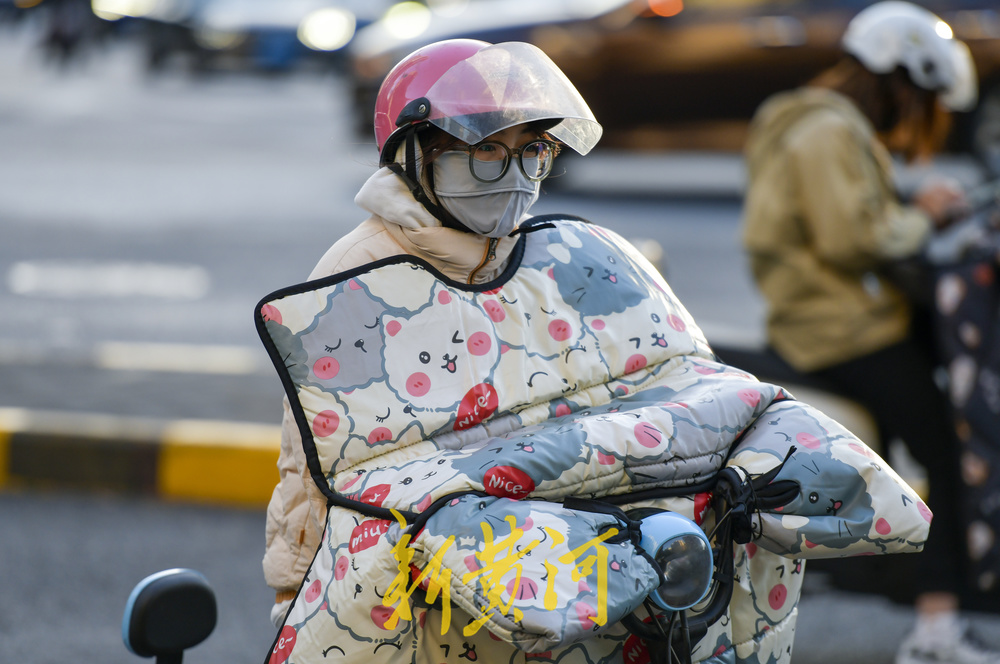 深秋冷空气“到货”，济南断崖式降温至3℃  