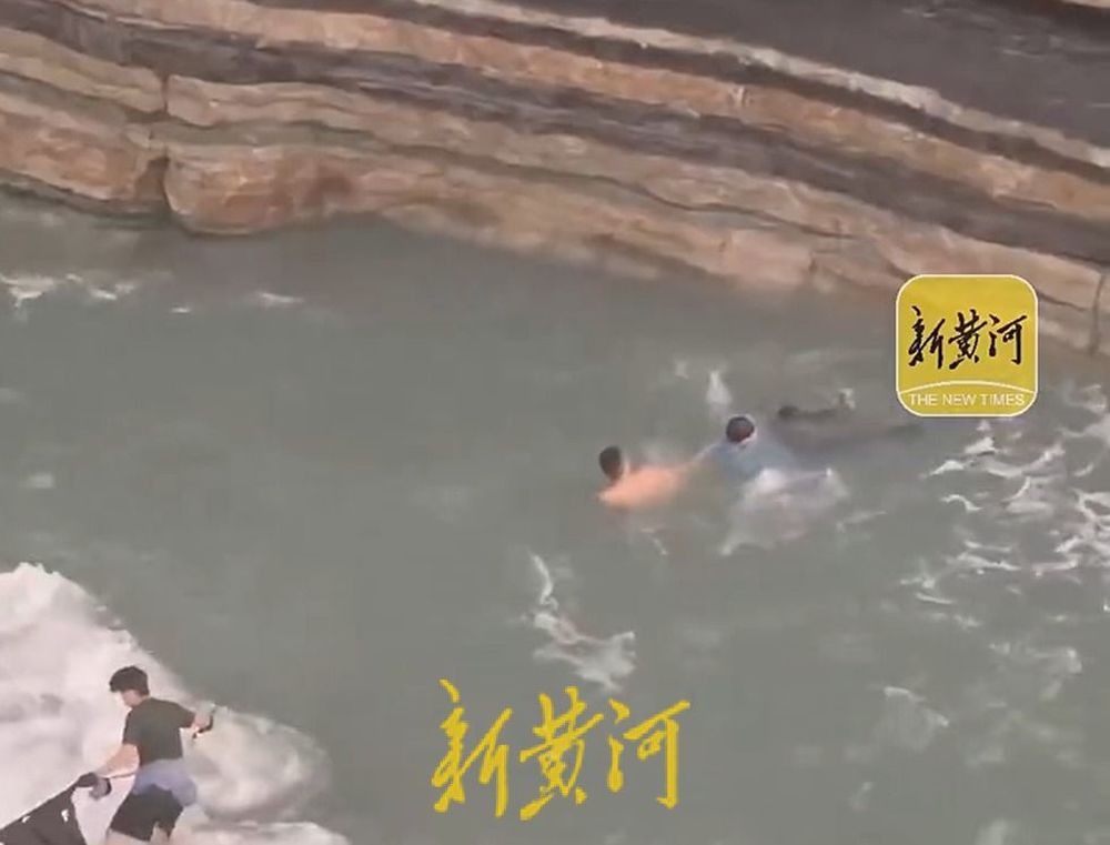 滑倒后依然冲向大海！现役军人张小龙：保护人民义不容辞