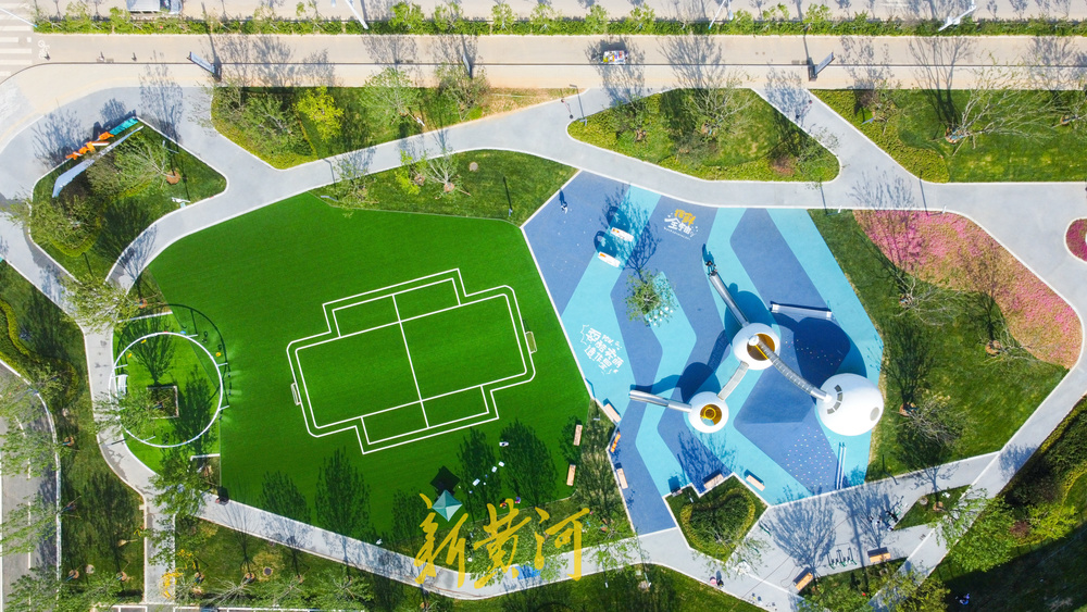 地铁王府庄站旁新增社区小公园