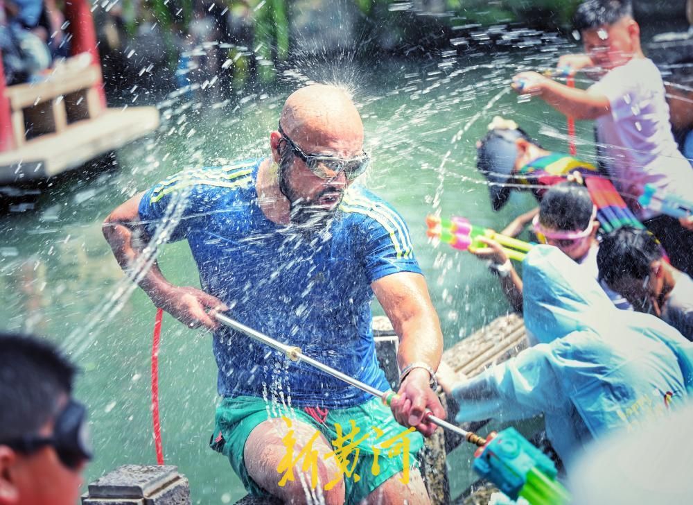 夏日清凉限定，第十二届五龙潭亲子狂欢泼水节启动