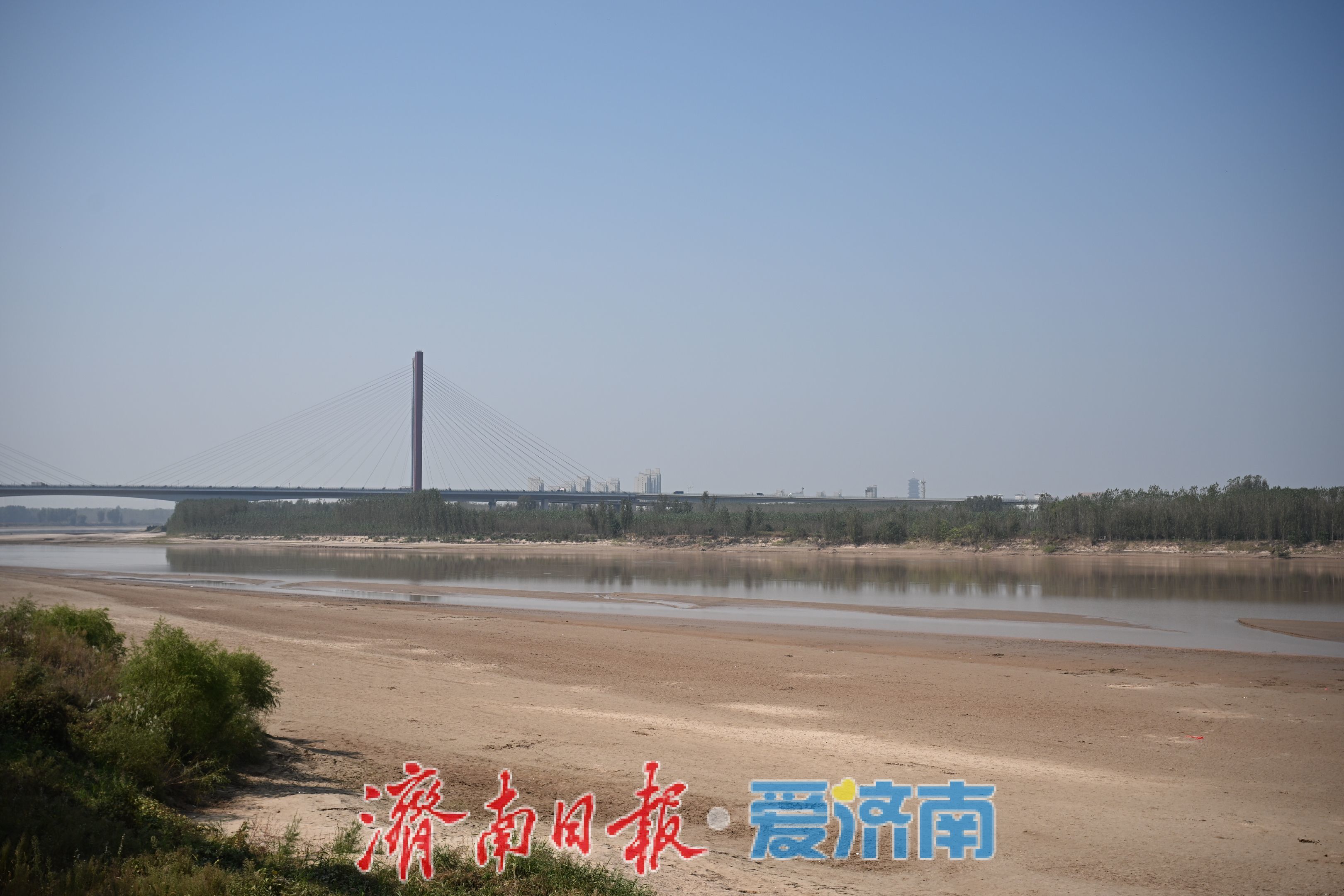 秋韵满黄河，露营引人流，济南黄河沿岸成休闲新地标