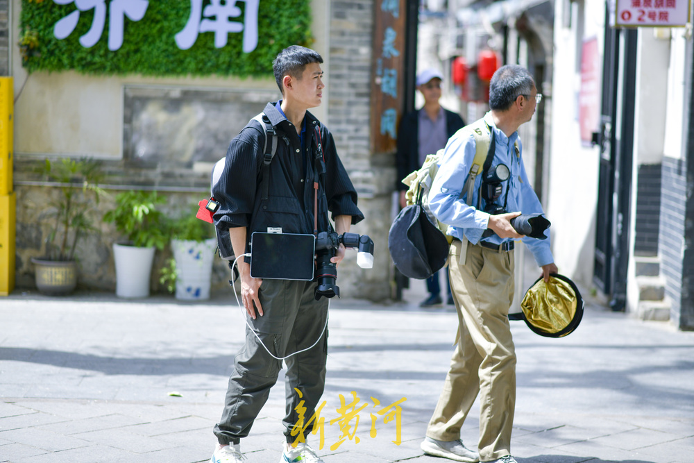 “出片热”带火老城商拍市场  小照片“拍”出热门行业