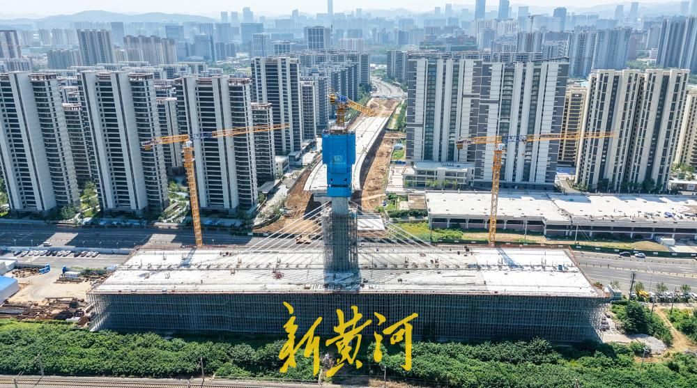 济南这处铁路转体桥主桥轮廓初现，引桥即将连通地面道路