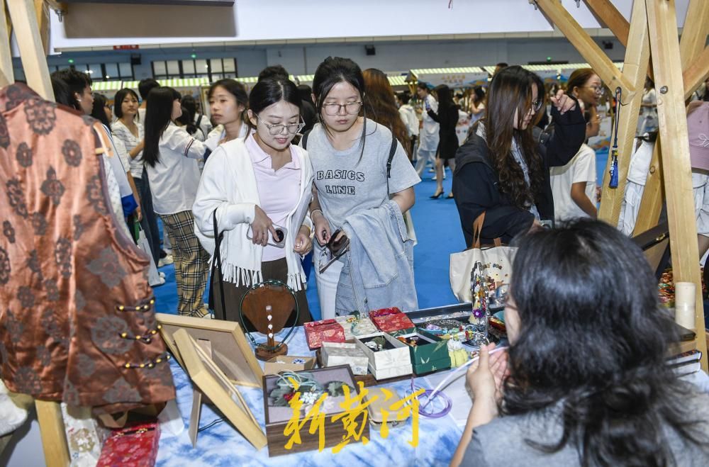 近百种非遗集中亮相中国·济南第六届高层次人才招引大会