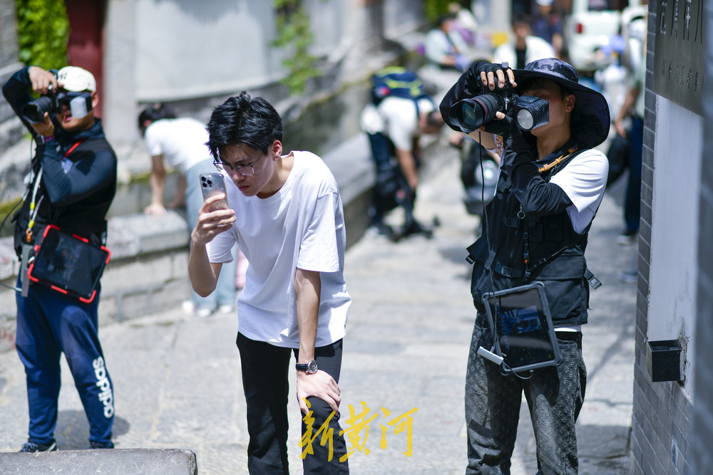 “出片热”带火老城商拍市场  小照片“拍”出热门行业