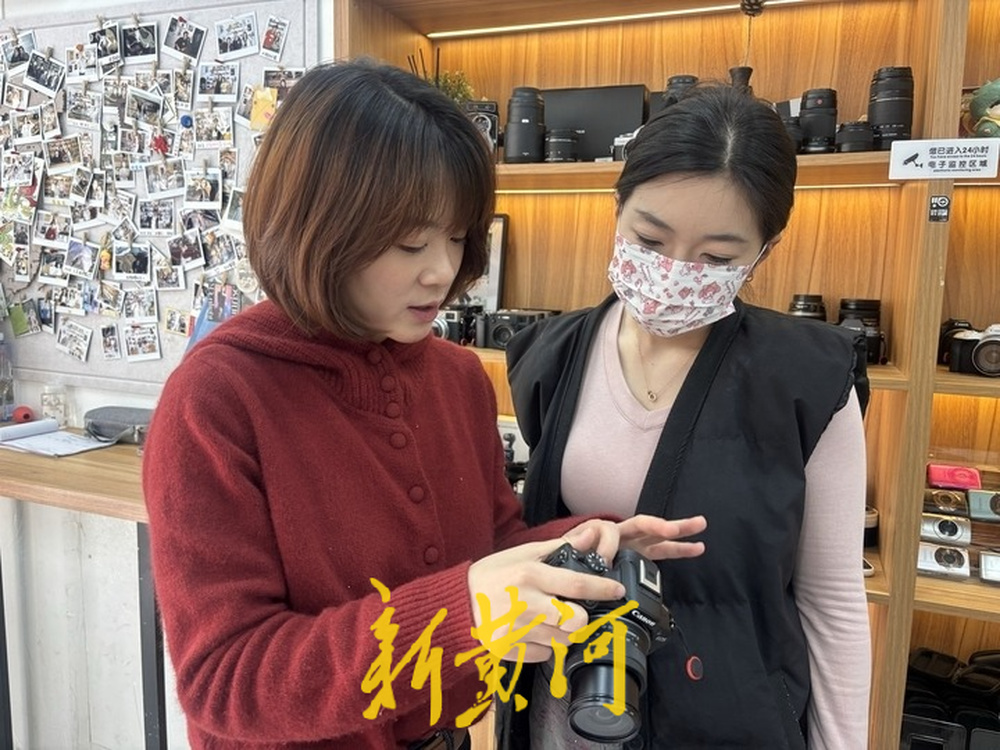 济南相机租赁市场随春回暖 老相机受追捧 “以租代买”成年轻人新选择