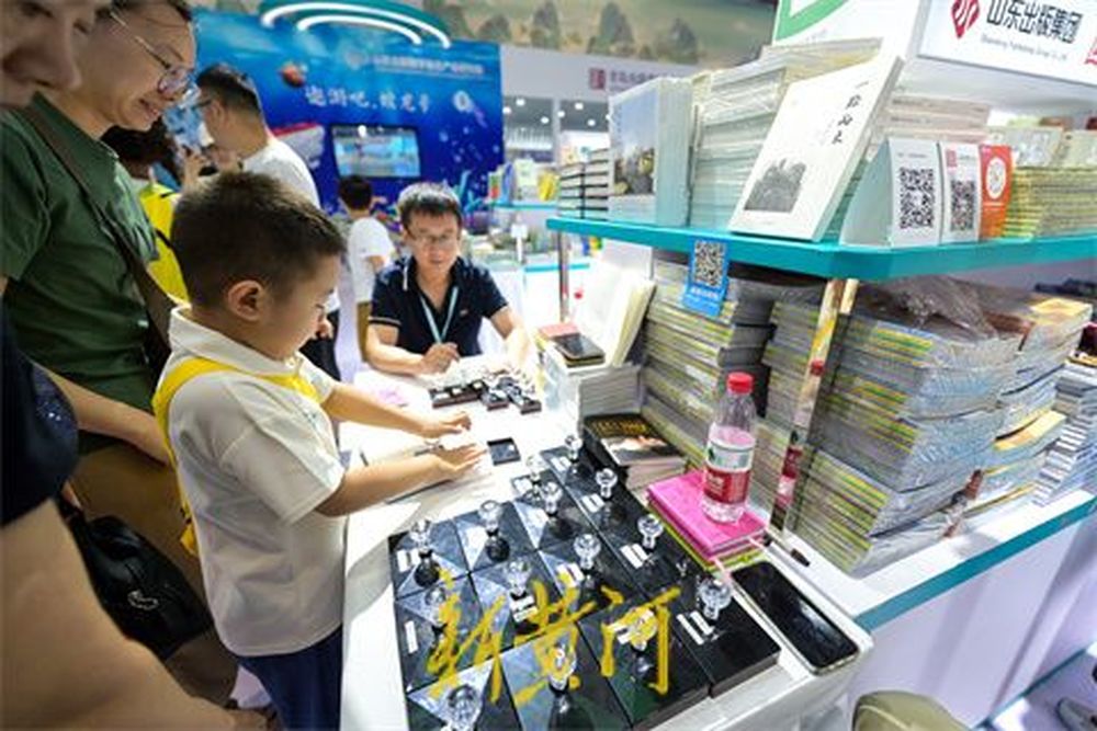 集章式逛展会火了，解锁书博会打卡新方式