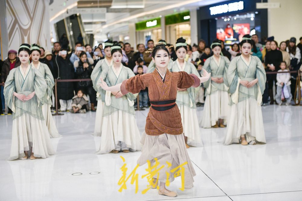 舞蹈诗剧走进商圈展演，舞台艺术融入济南城市日常场景