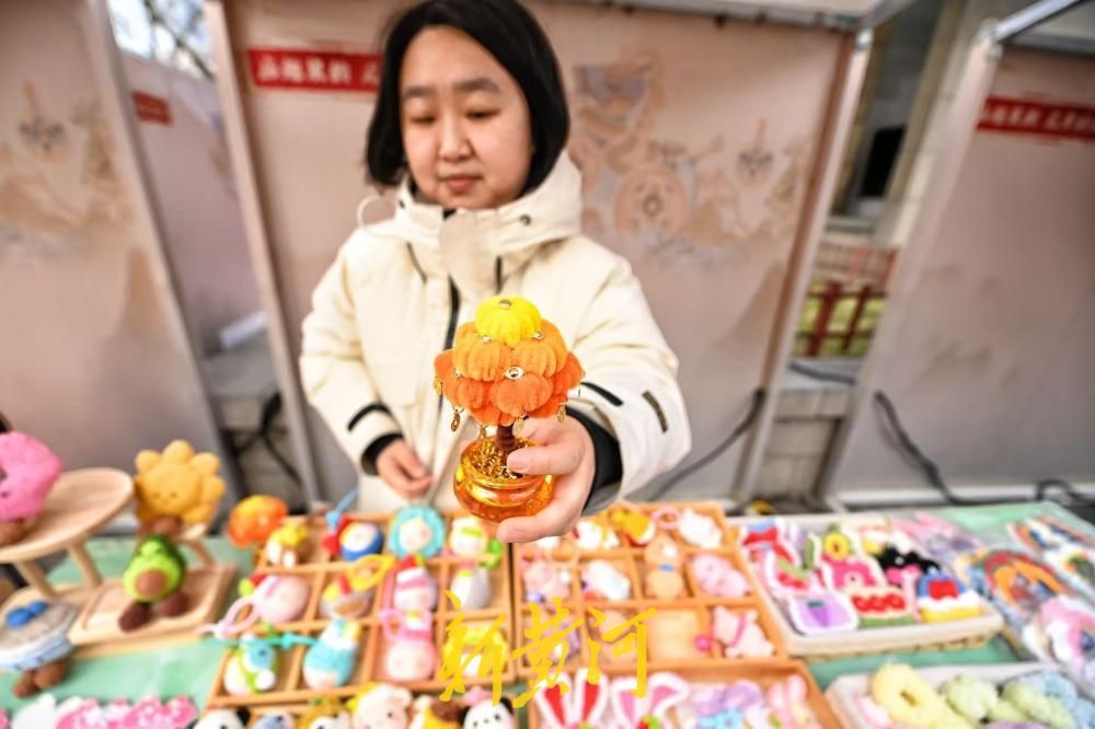 非遗文创市集亮相五龙潭秦琼祈福文化活动